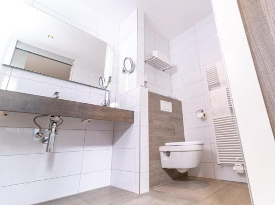 De Twee Linden Hotel Beneden-Leeuwen Ngoại thất bức ảnh