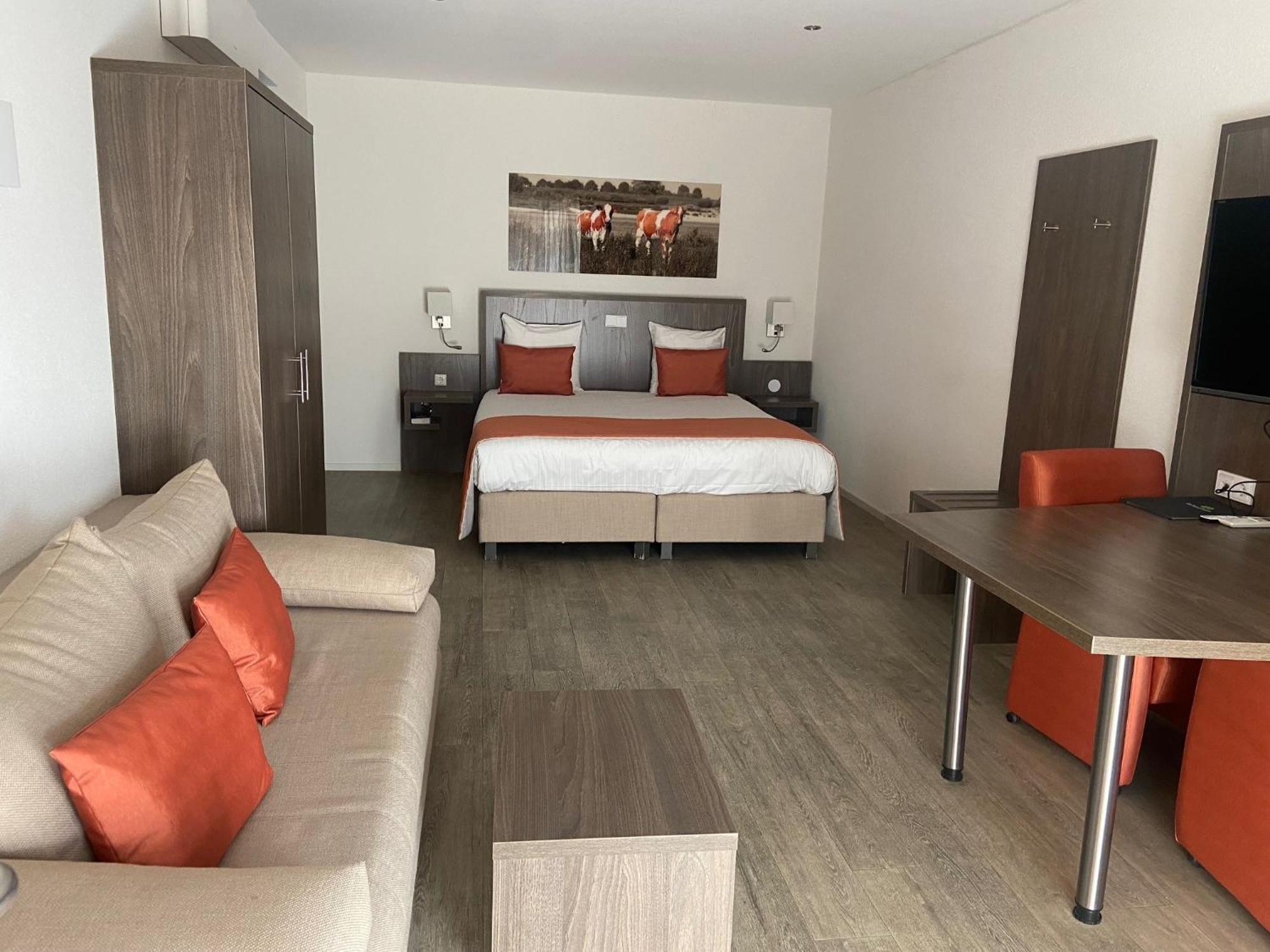 De Twee Linden Hotel Beneden-Leeuwen Ngoại thất bức ảnh