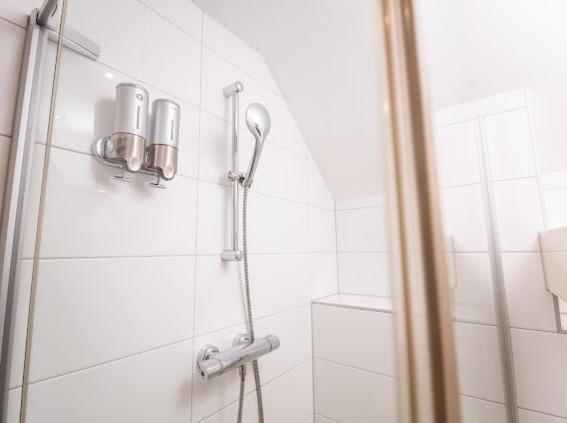 De Twee Linden Hotel Beneden-Leeuwen Ngoại thất bức ảnh