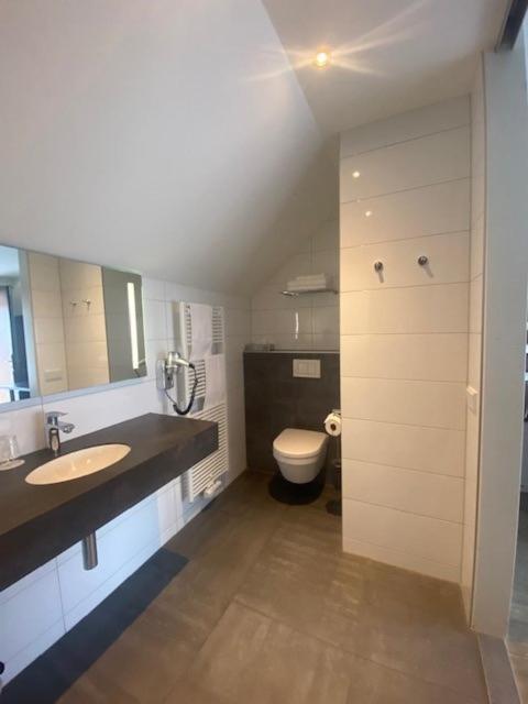 De Twee Linden Hotel Beneden-Leeuwen Phòng bức ảnh