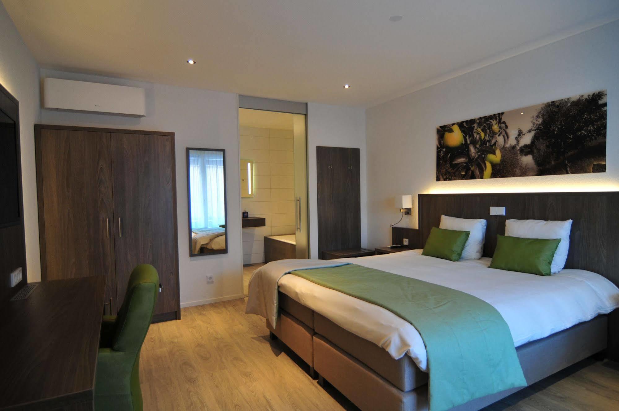 De Twee Linden Hotel Beneden-Leeuwen Ngoại thất bức ảnh